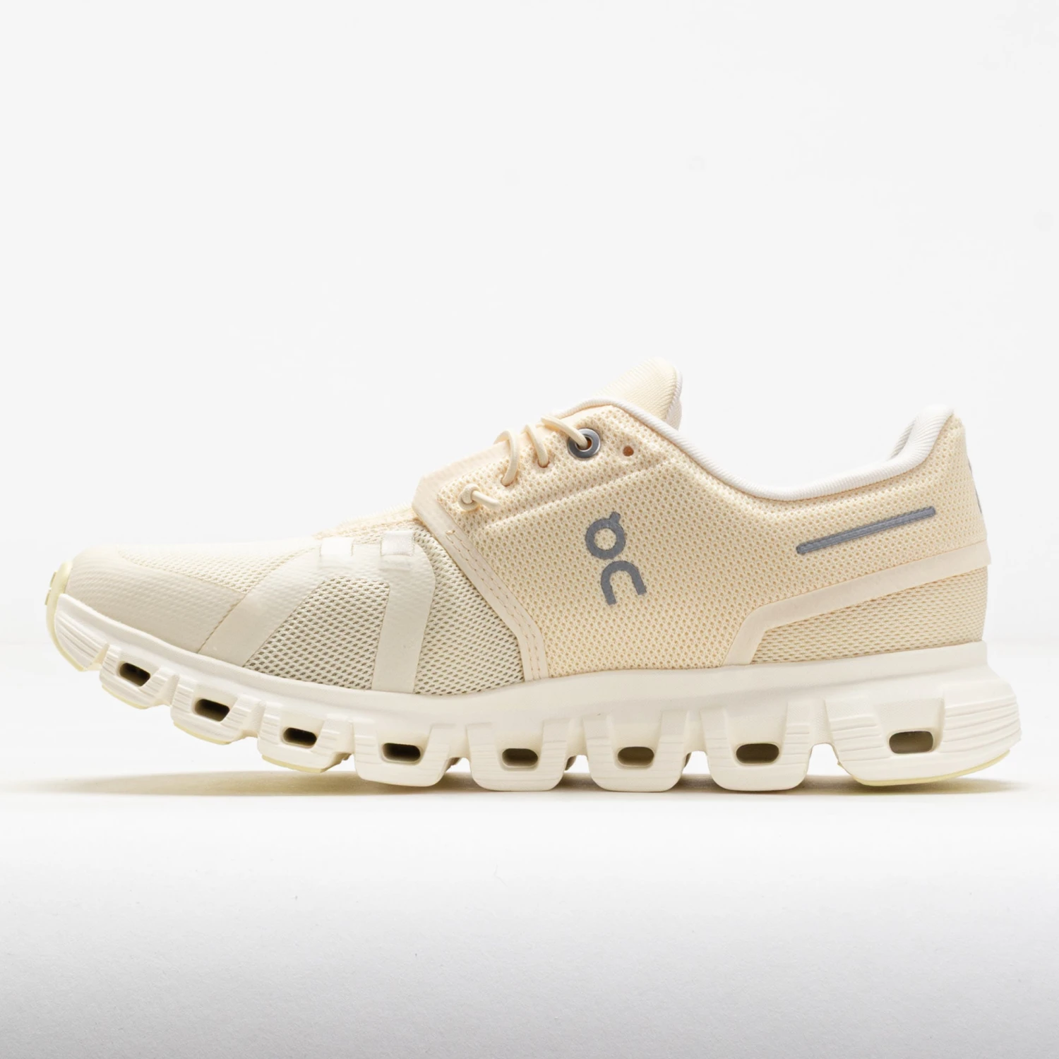On Running On Cloud 6 Women's Castor/Ivory 4 On Running On Cloud 6 Women's Castor/Ivory - Image 2