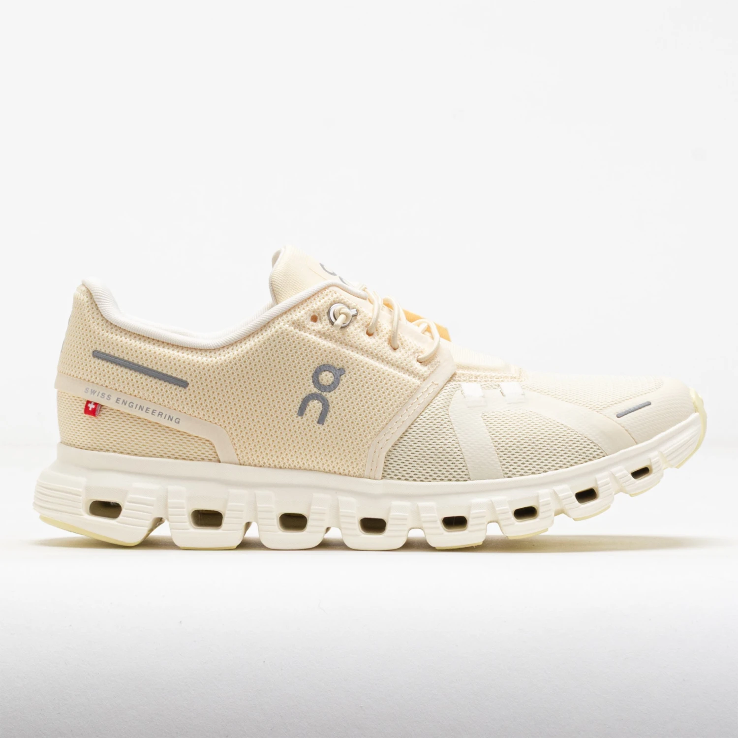 On Running On Cloud 6 Women's Castor/Ivory 3 On Running On Cloud 6 Women's Castor/Ivory