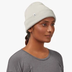On Running On Merino Beanie (Older Style) 30 On Running On Merino Beanie (Older Style) -Holabird sports 056498 222 1