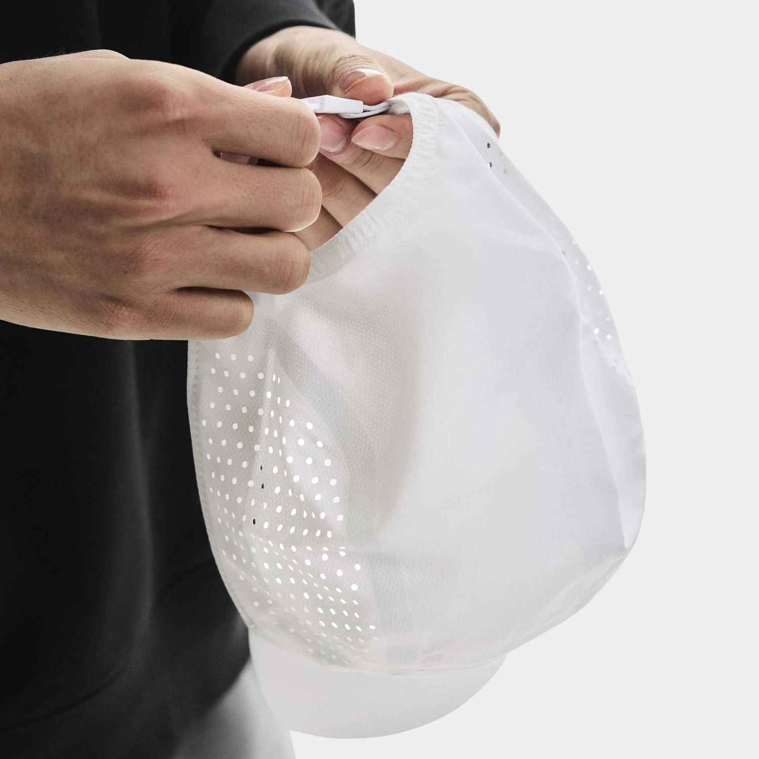 On Running On Lightweight Cap 4 On Running On Lightweight Cap - Image 2