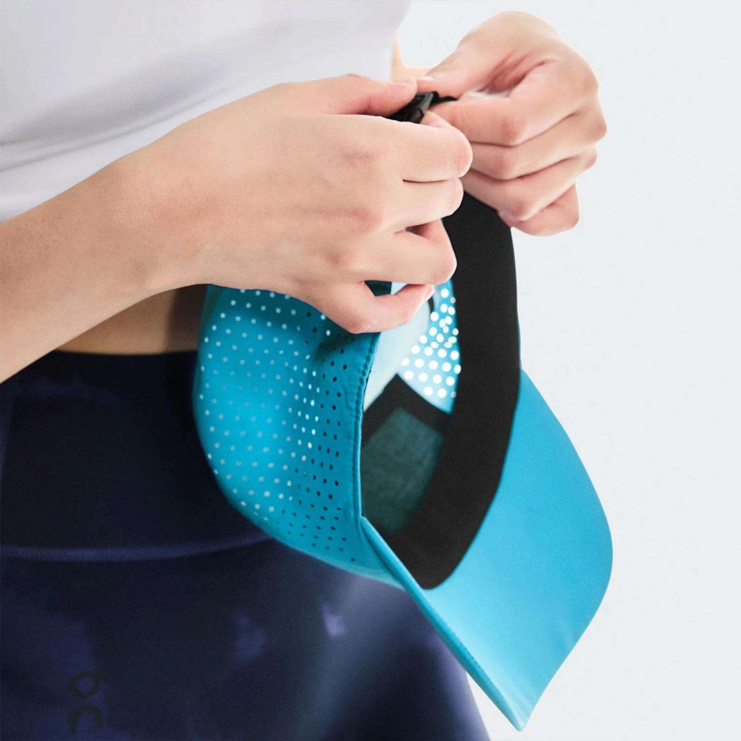 On Running On Lightweight Cap 10 On Running On Lightweight Cap - Image 8