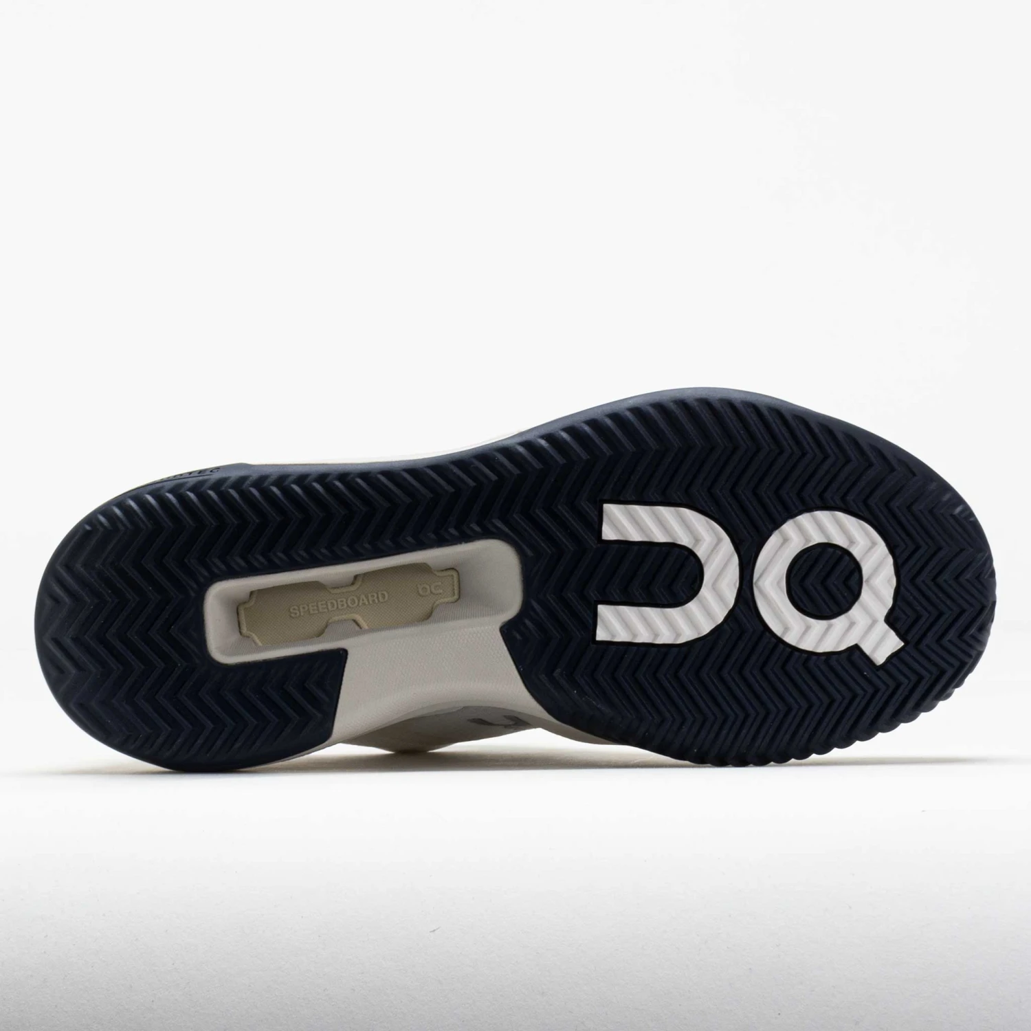 On Running On The Roger Advantage Pro Clay Women's White/Cream 6 On Running On The Roger Advantage Pro Clay Women's White/Cream - Image 4